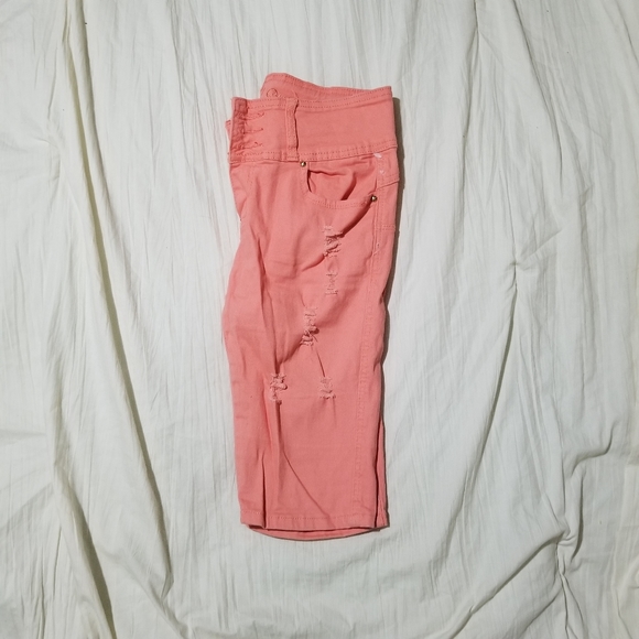 Shorts - Picture 3 of 6